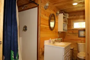 Abgeschiedene, rustikale Hütte in Maine mit Zugang zum Meer, 35 km vom Acadia Nat'l Park entfernt - Image 2
