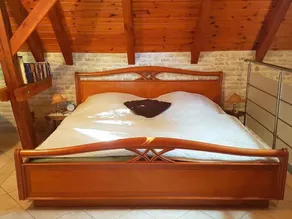 Holiday home with garden and private swimming pool - Image 4