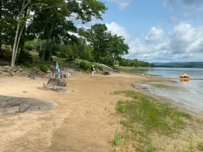 Water and Beach Front Property 4 season on Ottawa River with Private Boat Launch - Image 2