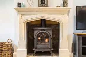 Dog friendly holiday cottage with garden in the Cotswolds - Honeystone Cottage - Image 2