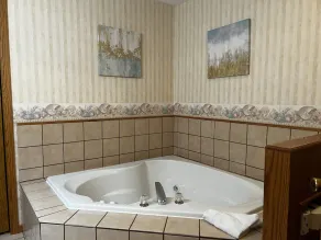 Large Private Condo on the Golf Course close to Many Lakes! - Image 5