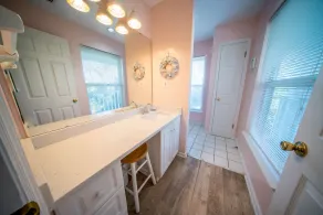 2BR / 2BA Beach Cottage à l'intérieur de la plantation, peut accueillir jusqu'à 8, Animaux acceptés! - Image 2