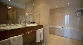 In the heart of Erfurt - Double Room at Hotel Dorint - Image 3