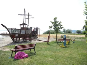 Holiday home near the beach with wifi - Image 2