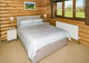 One double with en suite shower and one twin. - Image 3