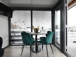 Boot Zonder Naam Houseboat in Volendam - Image 3