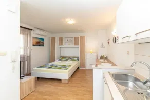 Studio flat with balcony Kaštel Lukšić, Kaštela (AS-22071-a) - Image 4