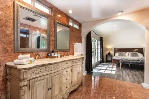 Villa Sausalito - Newly Designed 4BR HOUSE & POOL by Topanga - Image 2
