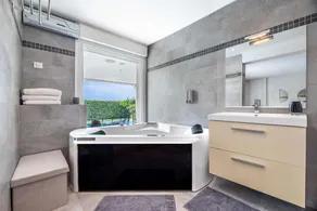 Villa , piscine chauffée, vue exceptionnelle, jardin exotique,  classé 4* - Image 2