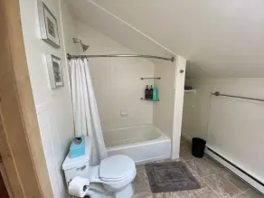 Eastham home near the water & bike path; large screened in porch - Pet Friendly - Image 5