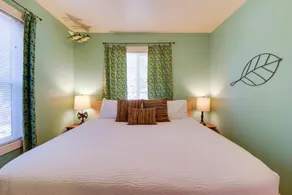 Sweet, chalet du centre-ville moderne, A / C, marche partout !!! - Image 4