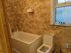 Fully-equipped flat in the city of London. - Image 5