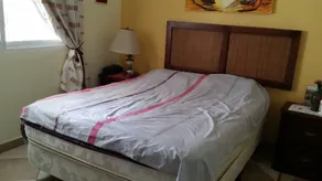 Budget 1-bedroom guest-friendly condo downtown, with TV and Wi-Fi - Image 4