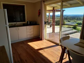 Parkesbourne Farmstay - Image 2