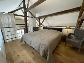 La Clairière, a large loft under the roof - Image 5