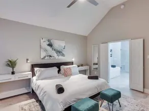 Captivating 6BR 3BA Holiday Home with Pool & Fire Pit - Image 4