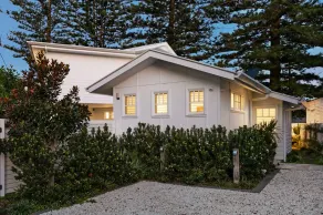 Absolute Beach Front House Panoramic Views - Image 5
