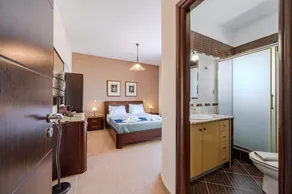 Iris Villa - Image 2