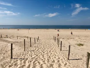 SCHOORL: Jolie petite maison de vacances avec un beau jardin et une véranda couverte. - Image 5