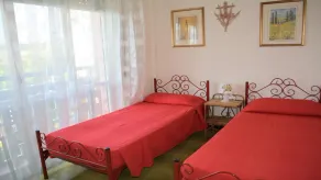 Appartement avec piscines et parc à deux pas de la mer - Image 5