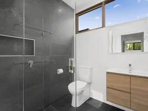 Tasteful Townhouse - Image 3