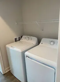 9 Miles to Downtown | 1000Mbps | King bed | W/D - Image 2