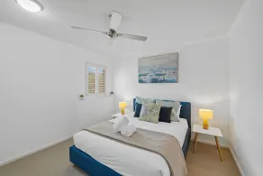 Castaways Beach luxury beachfront apartment - Image 5