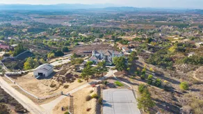 Hilltop Estate w/ Tennis Court, Pool, Sauna, Game Room, Theater, Panoramic Views Via de Oro Estate by Avantstay - Image 4