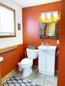 Village Hideaway, 1 bdrm efficiency, private entrance. On the Rail Trail. - Image 3