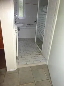 Stort hus med skog och sjö - Image 2