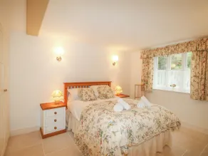 MILL COTTAGE, romantic, with a garden in Upwey - Image 5