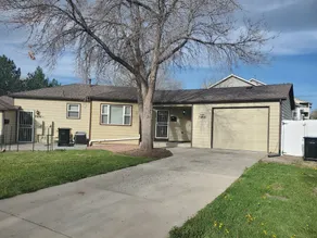 Cozy home short walk to Old Town Arvada, parks, dinning and shopping - Image 4
