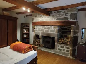 Authentic house a few steps from hiking trails and ski slopes - Image 3