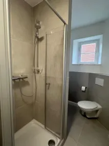 Accommodation with three bedrooms - ideal for long-term tenants - Image 2