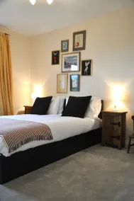 Central Stratford, 3 bedrooms, sleeps 6, easy walk to town, Parking, Self Catering, Great View - Image 4