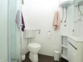 Holiday apartment with parking - Image 3