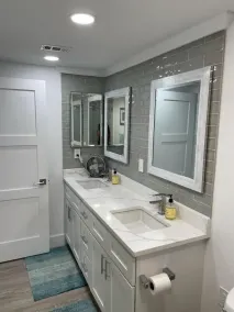 2/2 Bay Front Condo, Pool, Private Beach Access - Image 2
