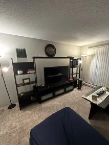 2 BR con patio por el centro comercial - Image 4