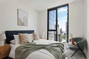 A 3BR with City Views Near Queen Victoria Market - Image 4