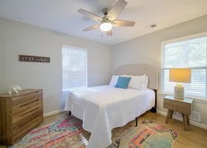 ~Home away from Home~ FAST Wifi | BBQ Grill | Easy Self Check-in - Image 5