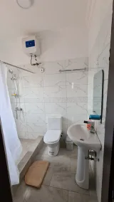 Centrally located BnB with class and yet affordable. - Image 5