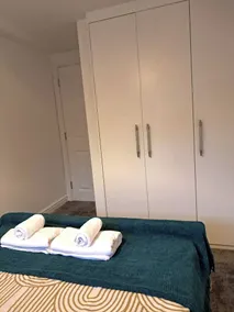 2 Bed Home - Parking Private Garden Wifi - Image 2