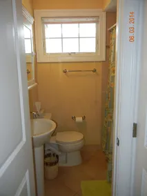 Updated, quiet rear unit, close to all attractions. - Image 3