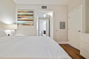 Spacious 1BR | Free WiFi | Laundry | Near Castro Street - Image 5