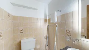 Ferienwohnung in Champfèr: 96 m², Terrasse, Kamin und Bergblick - Image 4