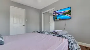Luxury Lake Front Camelot Villa - Image 5
