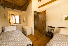 Cosy cottage, peaceful setting 5 mins to beautiful sandy beach & fabulous walks! - Image 5