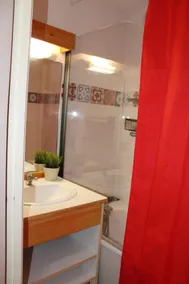200m from ski slopes, Ground floor, terrace, tv, ski locker, 47m², Superdévoluy - Image 2