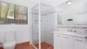 8 Springfield Avenue, Coolum Beach Haustierfreundlich, Bettwäsche inklusive, 500 BOND - Image 3