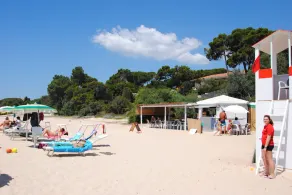 Une pinède sur la mer à deux pas de Forte Village - Image 3